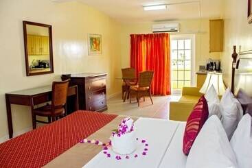 هتل Bay Gardens Inn