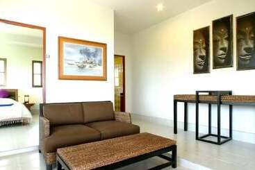 هتل Chaweng Bay View Resort