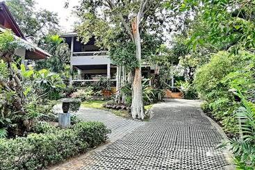 هتل Chaweng Bay View Resort