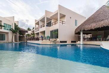 هتل Coral Maya Stay Suites