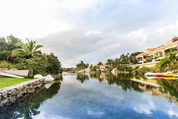هتل Coral Maya Stay Suites