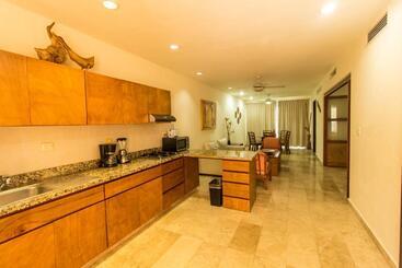 هتل Coral Maya Stay Suites