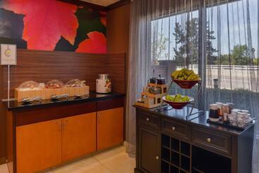 هتل Fairfield Inn & Suites Santa Maria