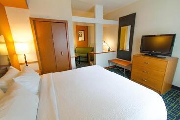 هتل Fairfield Inn & Suites Santa Maria