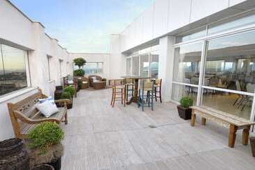 בית מלון כפרי Golden Tulip Porto Vitoria