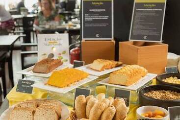 בית מלון כפרי Golden Tulip Porto Vitoria