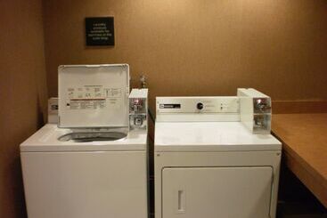 هتل Hampton Inn By Hilton North Bay