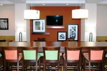هتل Hampton Inn By Hilton Edmonton/south, Alberta, Canada