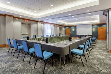 هتل Hampton Inn & Suites Saratoga Springs Downtown
