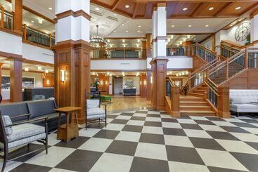 هتل Hampton Inn & Suites Saratoga Springs Downtown