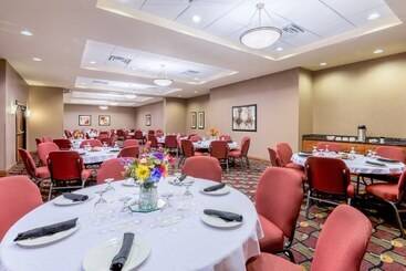 Holiday Inn Hotel & Suites Grand Junction Airport, An Ihg
