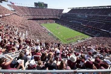 هتل Holiday Inn Express & Suites College Station, An Ihg