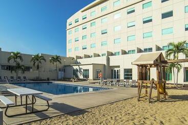 هتل Holiday Inn Express Manzanillo, An Ihg
