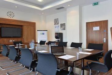 هتل Holiday Inn Express Sheffield City Centre By Ihg