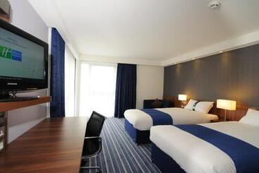 هتل Holiday Inn Express Sheffield City Centre By Ihg