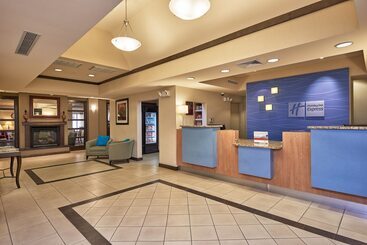 هتل Holiday Inn Express & Suites El Paso Airport, An Ihg