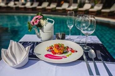 هتل Kc Beach Club & Pool Villas
