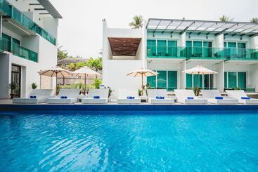 هتل Kc Beach Club & Pool Villas