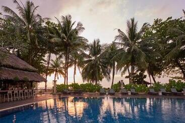 هتل Khaolak Paradise Resort