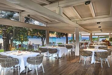 هتل La Rocca Resort & Spa