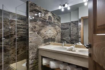 هتل La Rocca Resort & Spa