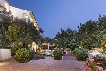 هتل La Rocca Resort & Spa
