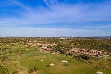 هتل Nau Morgado Golf & Country Club