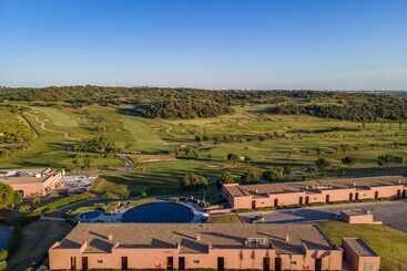 هتل Nau Morgado Golf & Country Club
