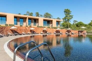 هتل Nau Morgado Golf & Country Club