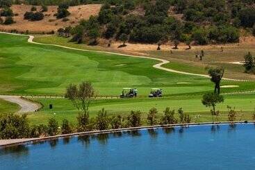هتل Nau Morgado Golf & Country Club