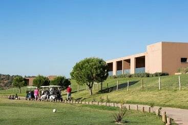 هتل Nau Morgado Golf & Country Club