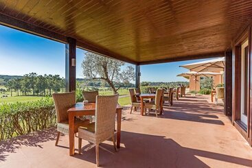 هتل Nau Morgado Golf & Country Club