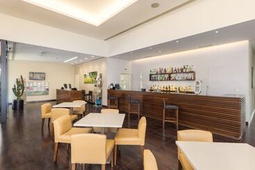هتل Nau Morgado Golf & Country Club