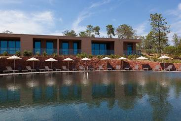 هتل Nau Morgado Golf & Country Club