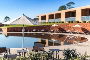 هتل Nau Morgado Golf & Country Club