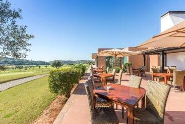هتل Nau Morgado Golf & Country Club