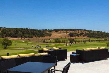 هتل Nau Morgado Golf & Country Club