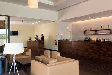 هتل Nau Morgado Golf & Country Club