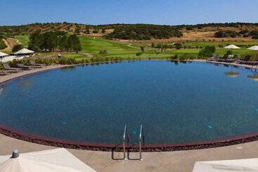 هتل Nau Morgado Golf & Country Club