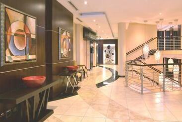 Premier Hotel O.r. Tambo