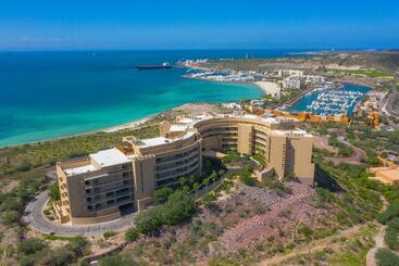 هتل Puerta Cortes Residences
