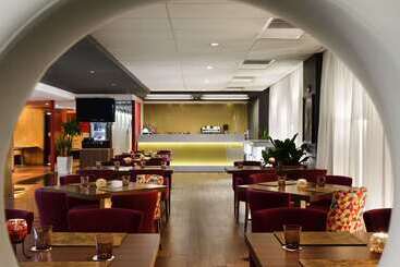 هتل Ramada By Wyndham Oradea