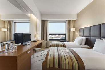 هتل Ramada By Wyndham Oradea