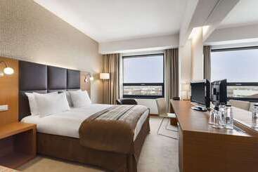 هتل Ramada By Wyndham Oradea