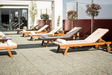 هتل Ramada By Wyndham Oradea