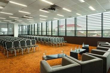 هتل Ramada By Wyndham Oradea