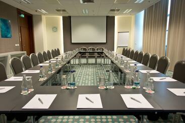 هتل Ramada By Wyndham Oradea