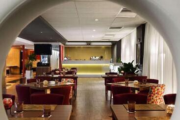 هتل Ramada By Wyndham Oradea