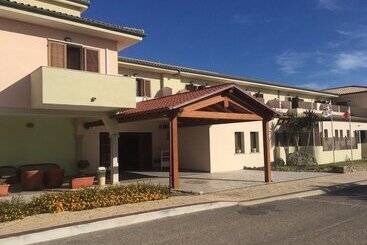 هتل Mimose Beach Village