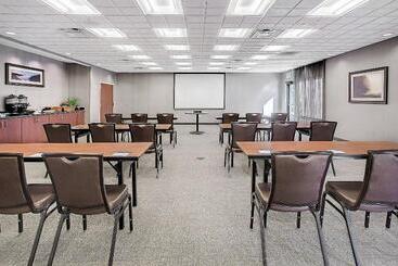 هتل Springhill Suites Pigeon Forge